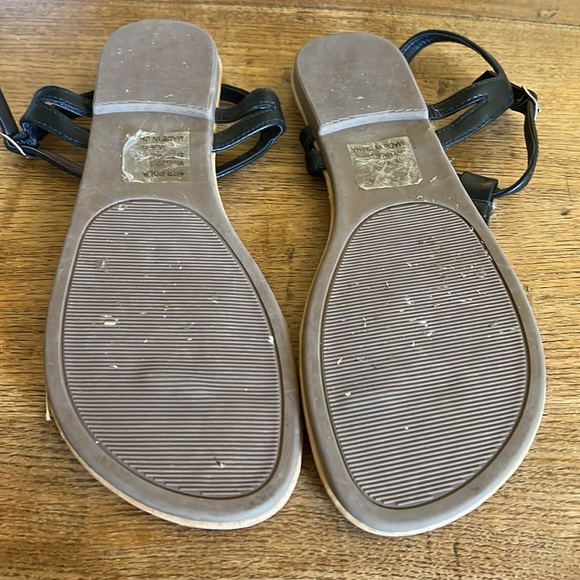 Sugar Thong Sandal - Picture 2 of 4